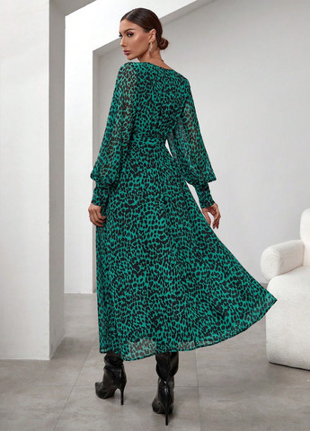 Зеленое кэжуал платье на запах SHEIN леопардовый