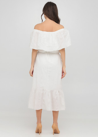 Белое кэжуал платье клеш, с открытой спиной Bebe Plus однотонное