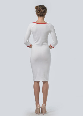 Молочное деловое платье футляр Lila Kass с абстрактным узором
