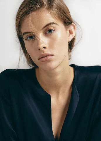 Тёмно-синяя блуза Massimo Dutti