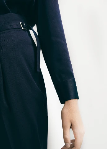 Тёмно-синяя блуза Massimo Dutti