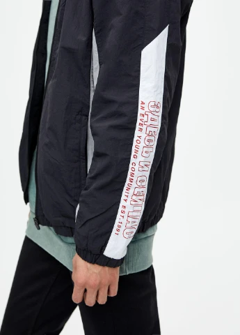Комбінована вітровка Pull & Bear