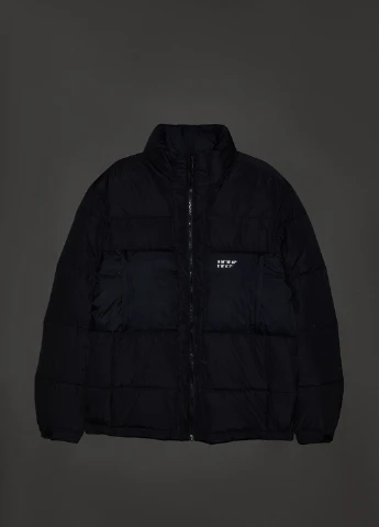 Черная зимняя куртка H&M
