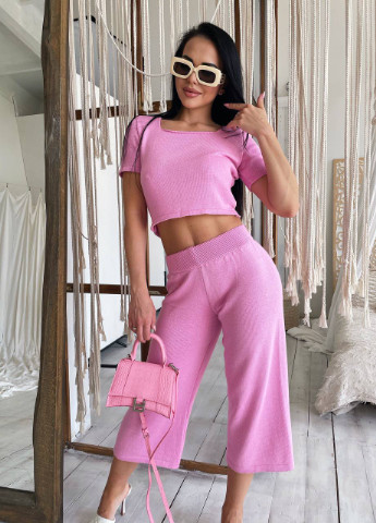 Женский прогулочный костюм с футболкой и кюлотами розового цвета р.42/46 373590 New Trend (255196727)