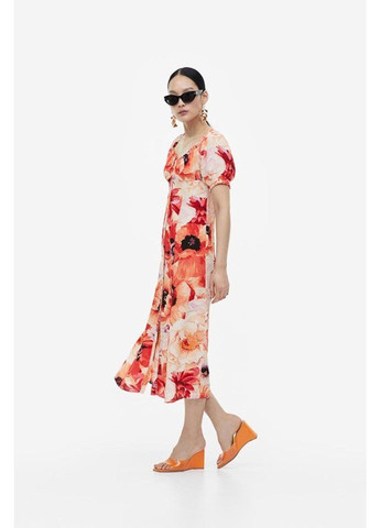 Красное кэжуал платье с открытыми плечами H&M с цветочным принтом