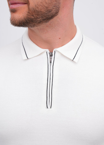 Білий демісезонний светр K.O.R