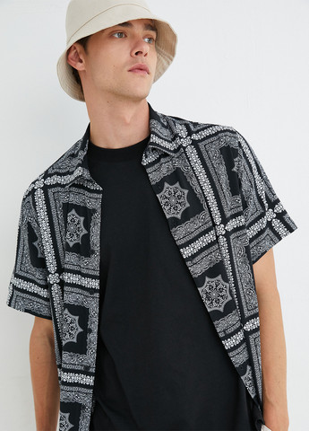 Черная кэжуал рубашка с орнаментом KOTON