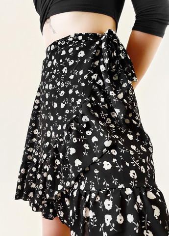 Черная кэжуал цветочной расцветки юбка Boohoo на запах