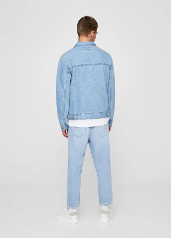 Блакитна демісезонна куртка Pull & Bear