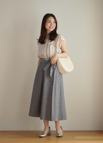 Молочна блуза Uniqlo