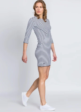 Черно-белое кэжуал платье Lacoste в полоску
