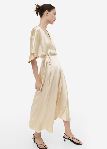 Світло-бежева кежуал сукня на запах H&M однотонна