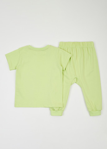 Салатовий літній комплект (футболка, штани) KRAKO