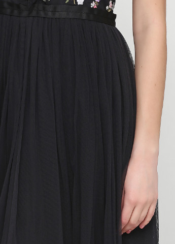 Черное коктейльное платье Needle & Thread с рисунком