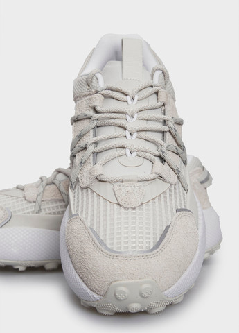 Кремові всесезонні кросівки Under Armour