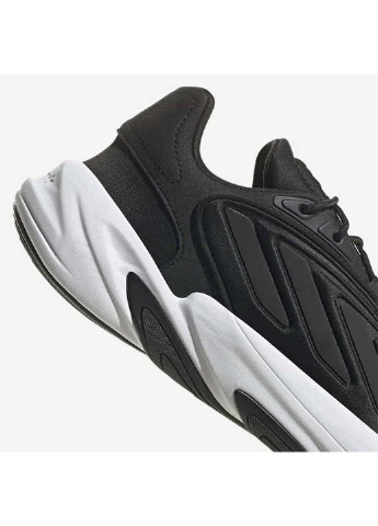 Черно-белые демисезонные кроссовки adidas