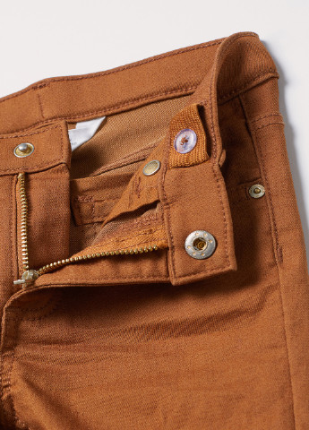 Коричневые джинсовые демисезонные брюки зауженные H&M