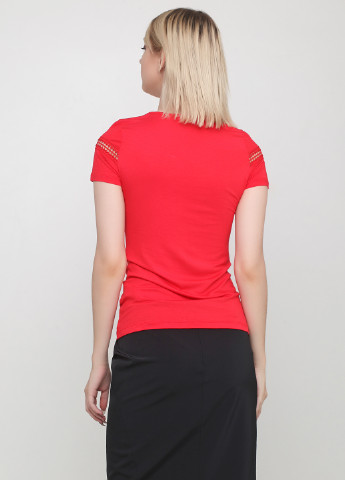 Красная летняя футболка Sassofono