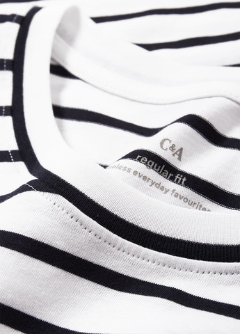 Черно-белая летняя футболка C&A