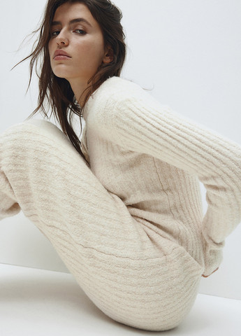 Молочна кежуал сукня силуетна, сукня светр, кльош H&M однотонна