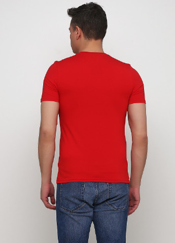 Красная футболка Madoc Jeans