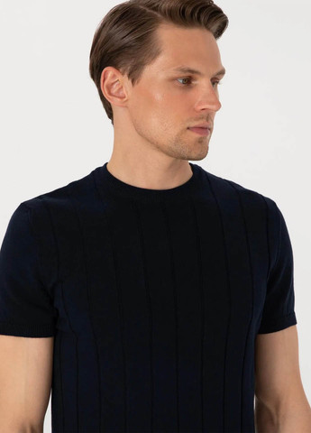 Темно-синя футболка Pierre Cardin