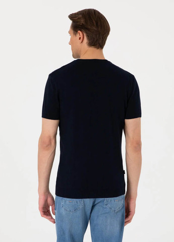 Темно-синя футболка Pierre Cardin