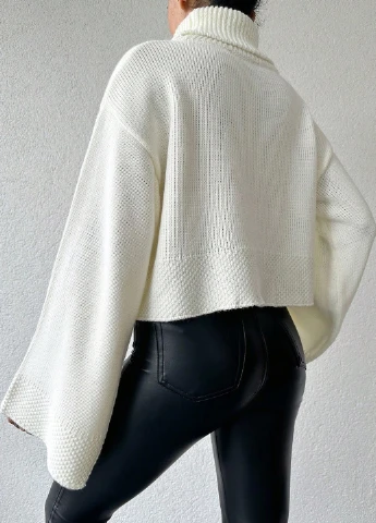Молочний зимовий светр SHEIN