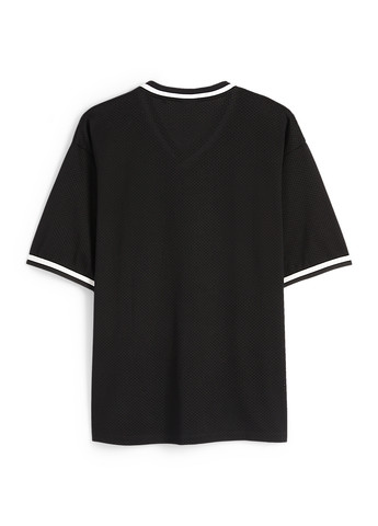 Черная футболка C&A