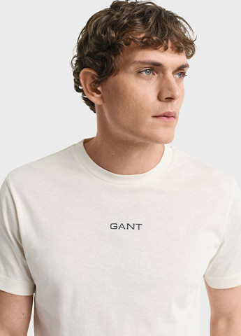 Молочная футболка Gant