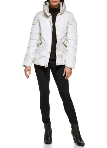 Молочная зимняя куртка Guess