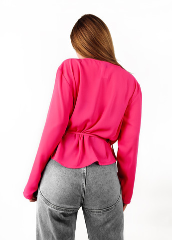 Рожева демісезонна блуза на запах Monki