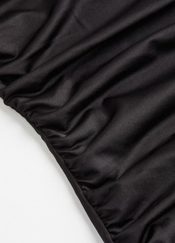 Чорна кежуал сукня на одне плече, футляр H&M однотонна