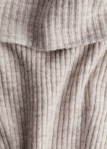 Серо-бежевое кэжуал платье платье-свитер, с открытыми плечами H&M меланжевое