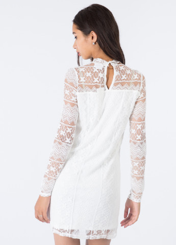 Белое коктейльное платье футляр Vila однотонное