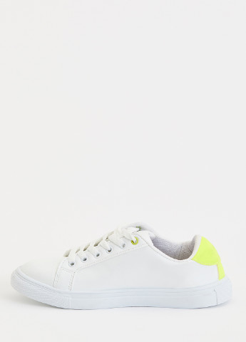 Білі черевики DeFacto