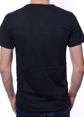 Черная футболка Eniste