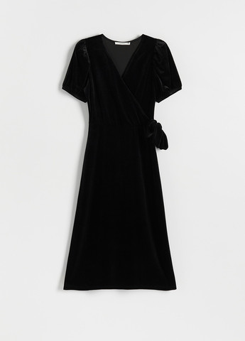 Чорна кежуал сукня на запах Reserved однотонна