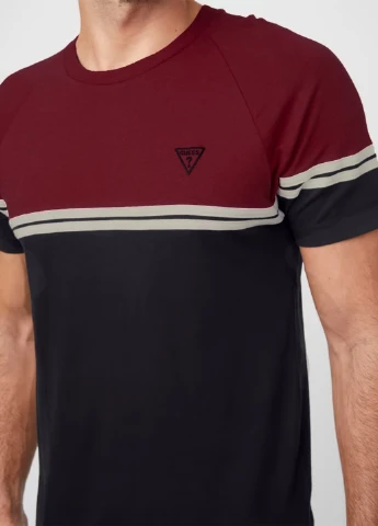 Бордова футболка Guess