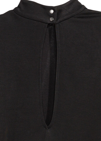 Черное кэжуал платье силуэтная H&M однотонное