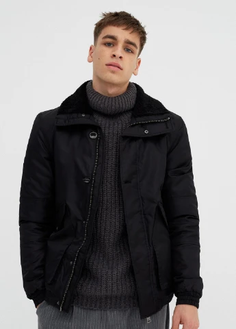 Чорна куртка демісезон,чорний, Pull & Bear