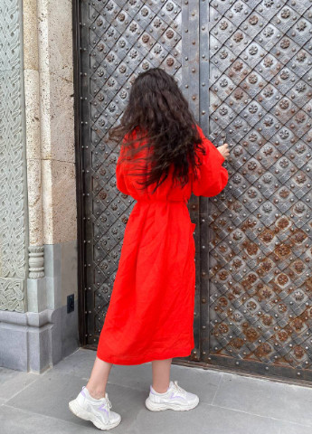 Червона сукня Така Барвиста