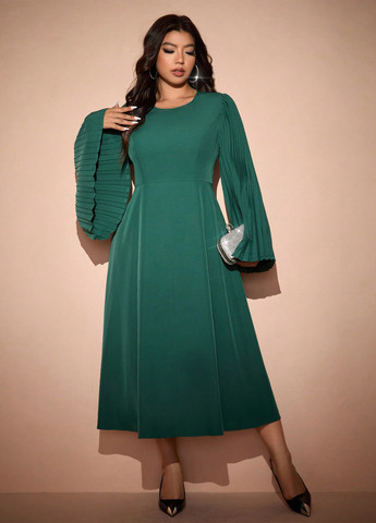 Темно-зеленое коктейльное, вечернее платье с открытой спиной SHEIN однотонное