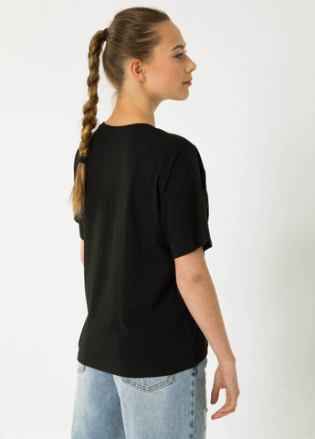 Черная летняя футболка Reporter Young