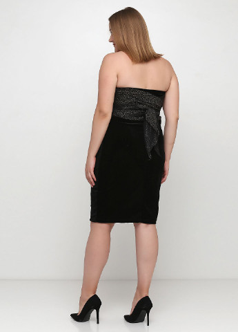Черное коктейльное платье футляр, с открытыми плечами Avon однотонное
