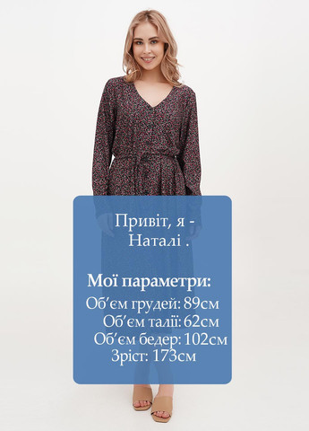 Черное кэжуал платье а-силуэт We с цветочным принтом