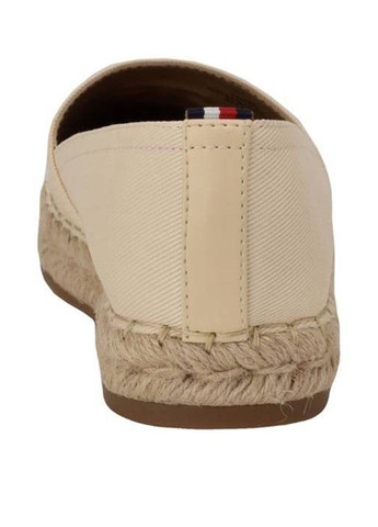 Бежевые слипоны Tommy Hilfiger с вышивкой, на плетеной подошве однотонные