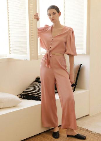 Світло-рожева всесезон піжама (сорочка, штани) сорочка + брюки SHEIN