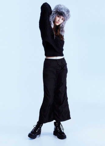 Чорний зимовий светр H&M