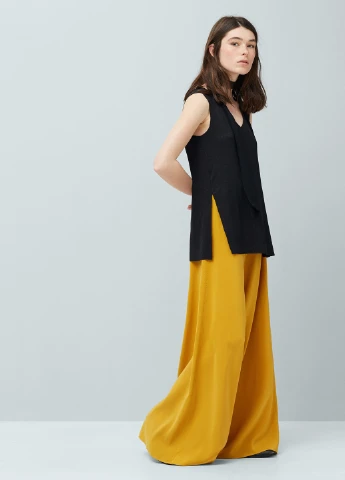 Чорна блуза Mango